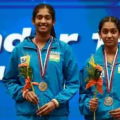 詹妮弗-迪维扬希在世界青年乒乓球锦标赛上为印度队夺得历史性的银牌